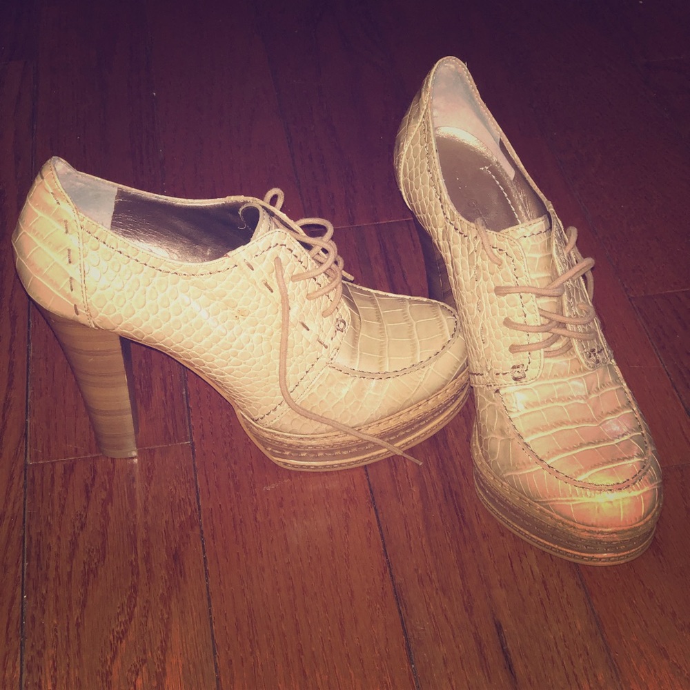 bcbgeneration oxford pumps